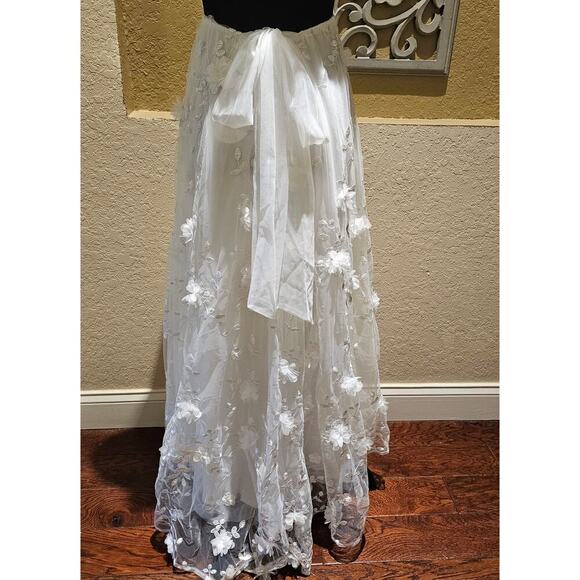 Selfie Leslie White Wedding Dress - Picture 6 of 16